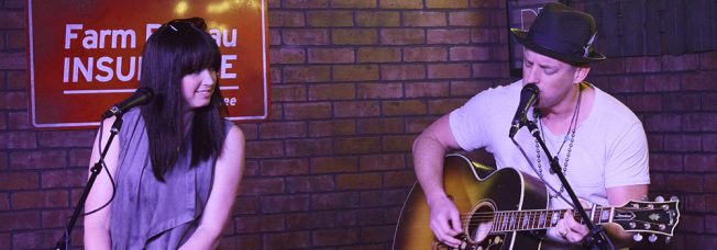 Thompson Square Dazzle with Intimate Performance (Watch)