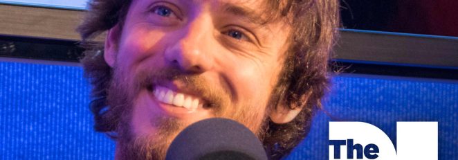 Chris Janson Talks Recharging With the Family on the Beach, Singing Feel-Good Songs That Mean Something and New Single, “Fix a Drink”